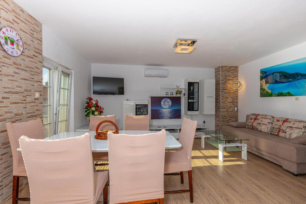 Apartman Sare Crikvenica Exterior foto