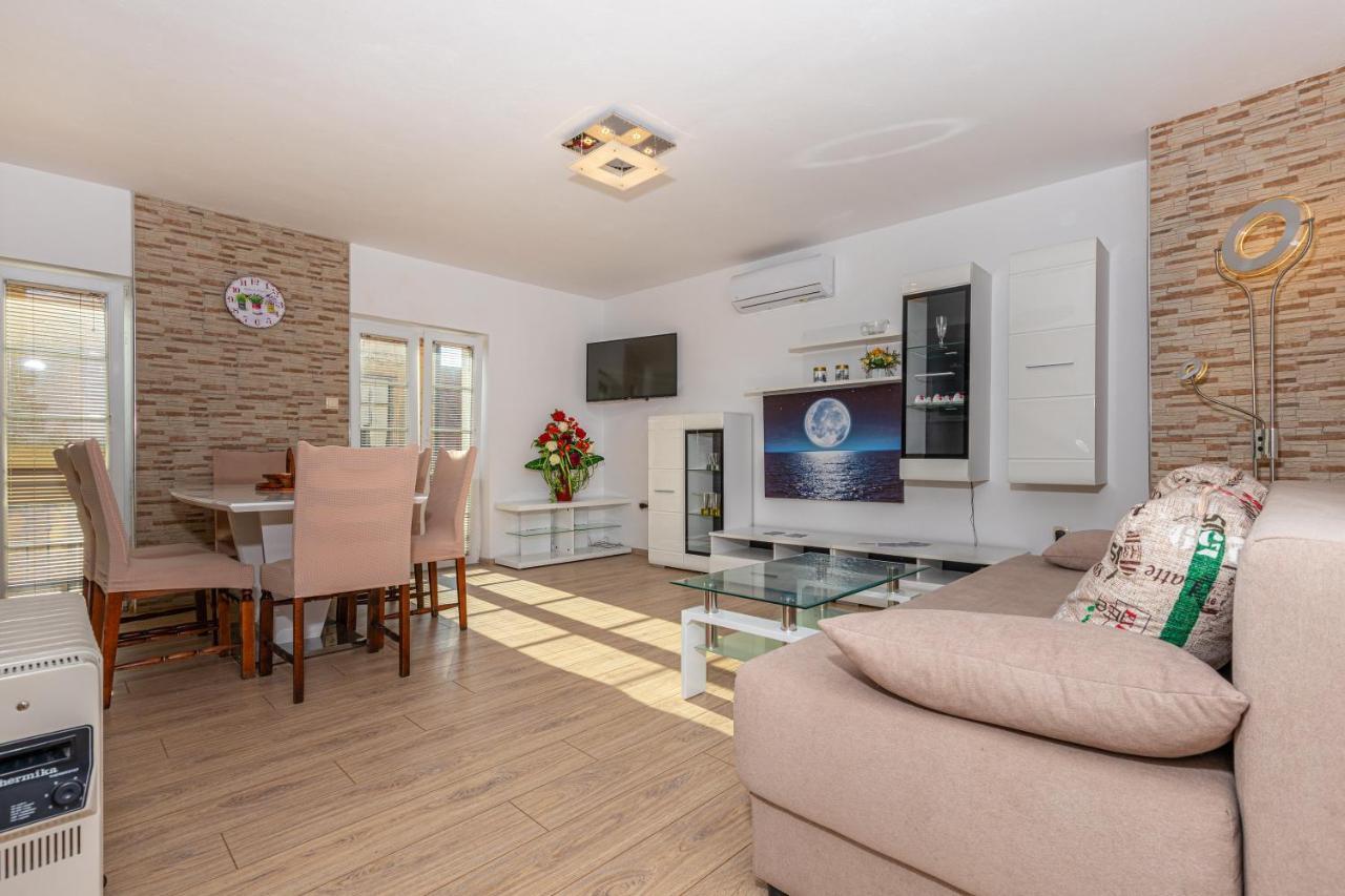 Apartman Sare Crikvenica Exterior foto