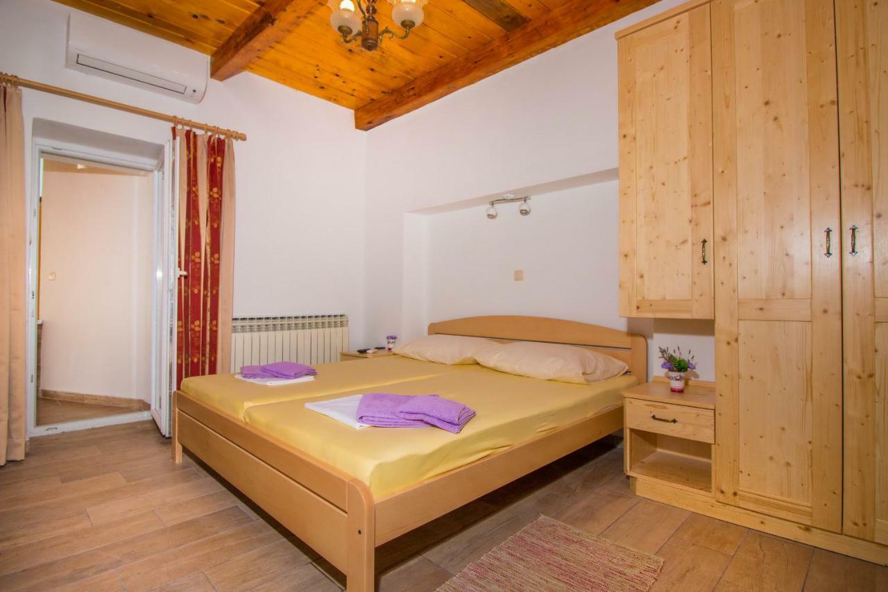 Apartman Sare Crikvenica Exterior foto