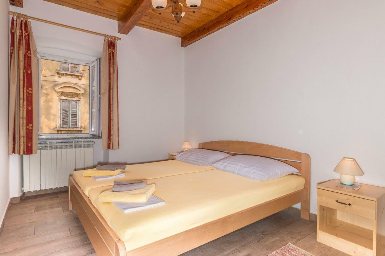 Apartman Sare Crikvenica Exterior foto