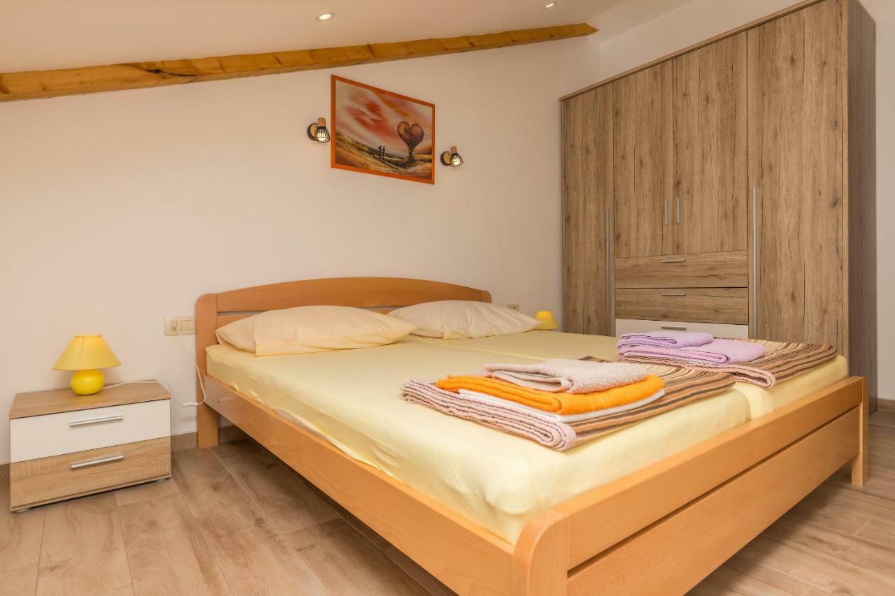 Apartman Sare Crikvenica Exterior foto