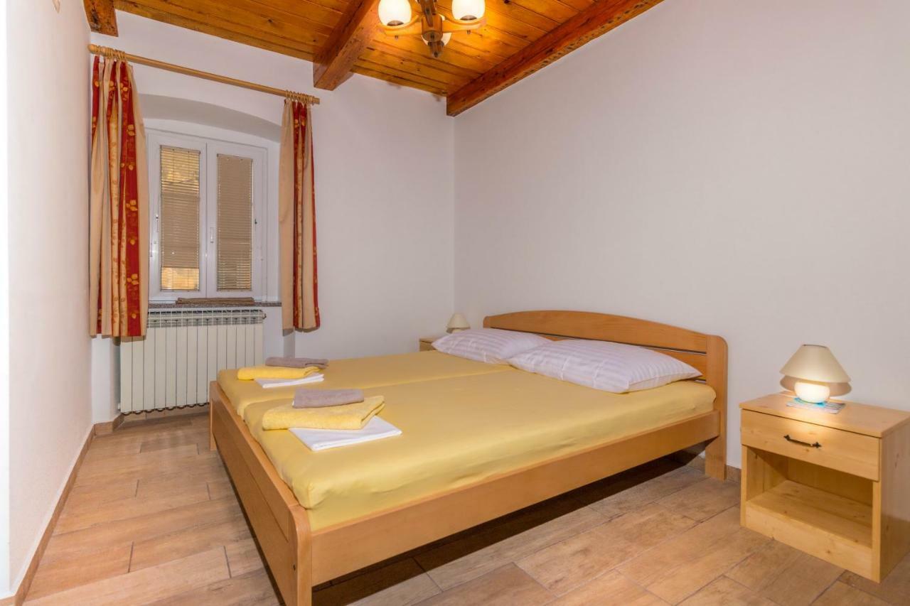 Apartman Sare Crikvenica Exterior foto