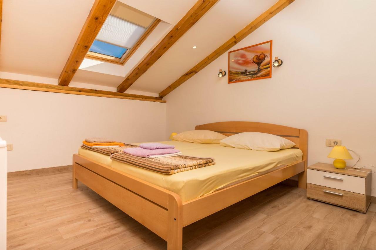 Apartman Sare Crikvenica Exterior foto